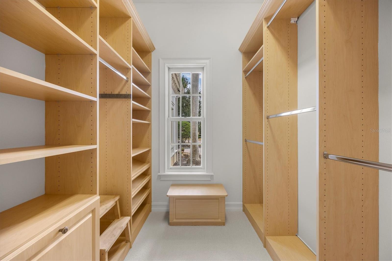 LAKE CLUB - Residential