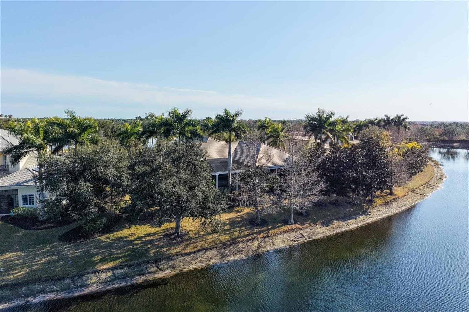 LAKE CLUB - Residential