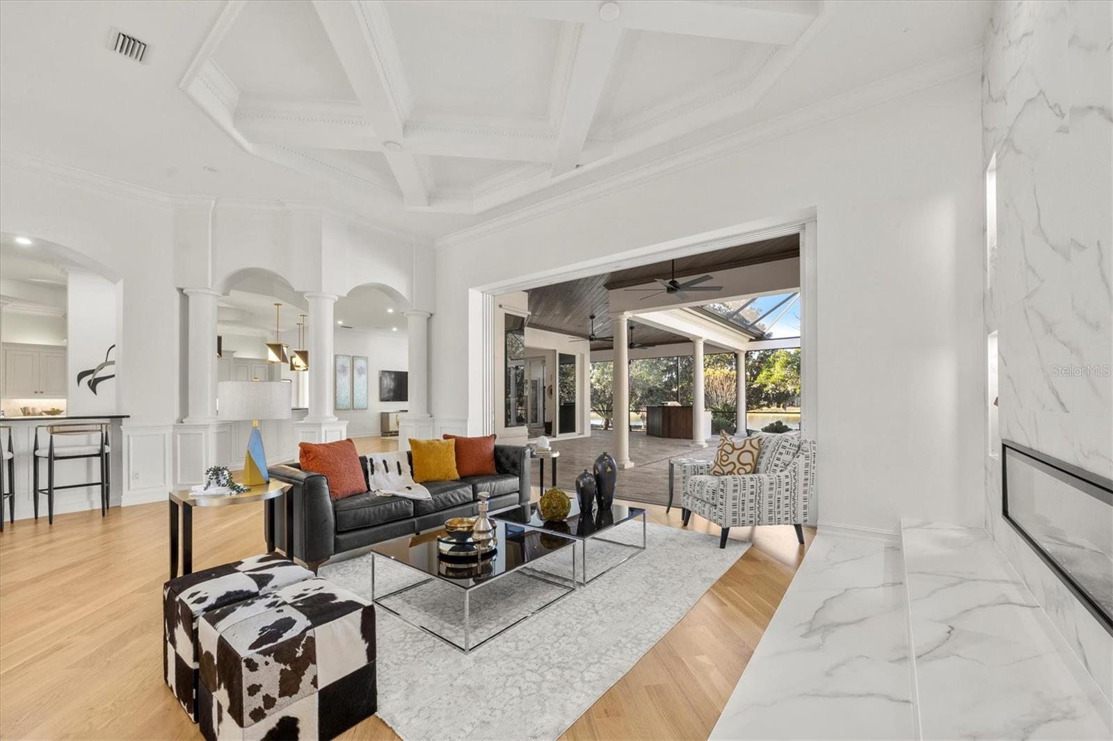 LAKE CLUB - Residential