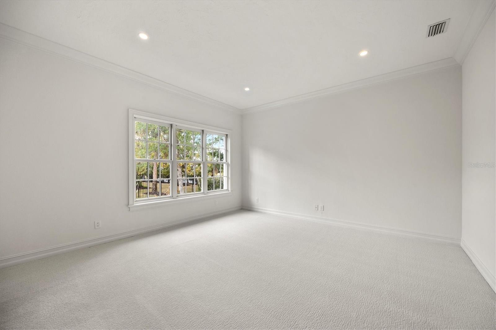 LAKE CLUB - Residential