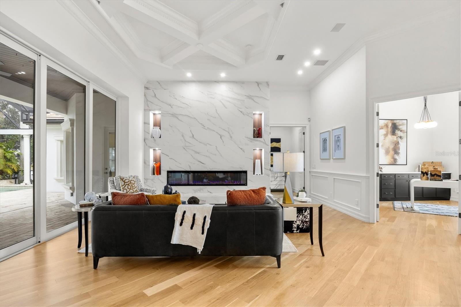 LAKE CLUB - Residential