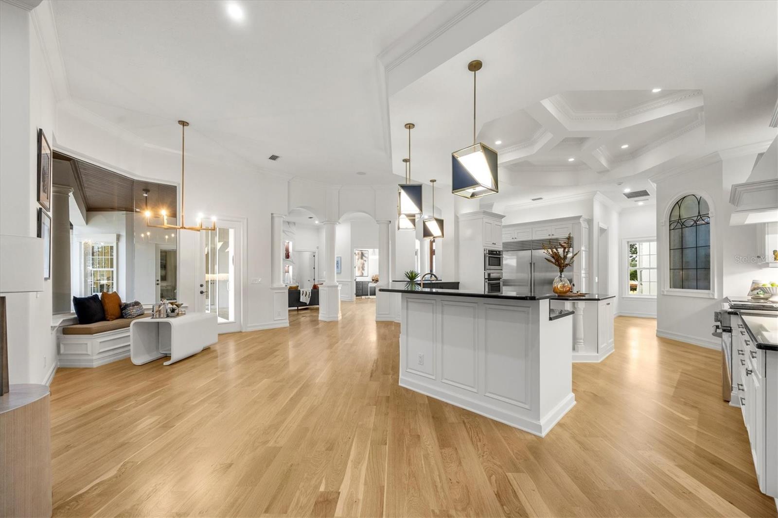 LAKE CLUB - Residential