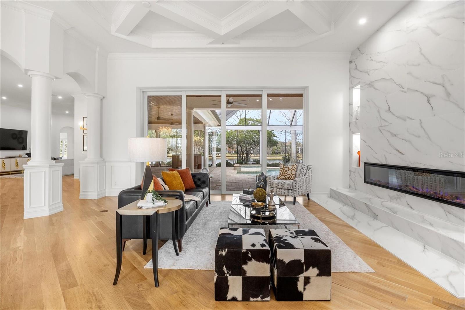 LAKE CLUB - Residential