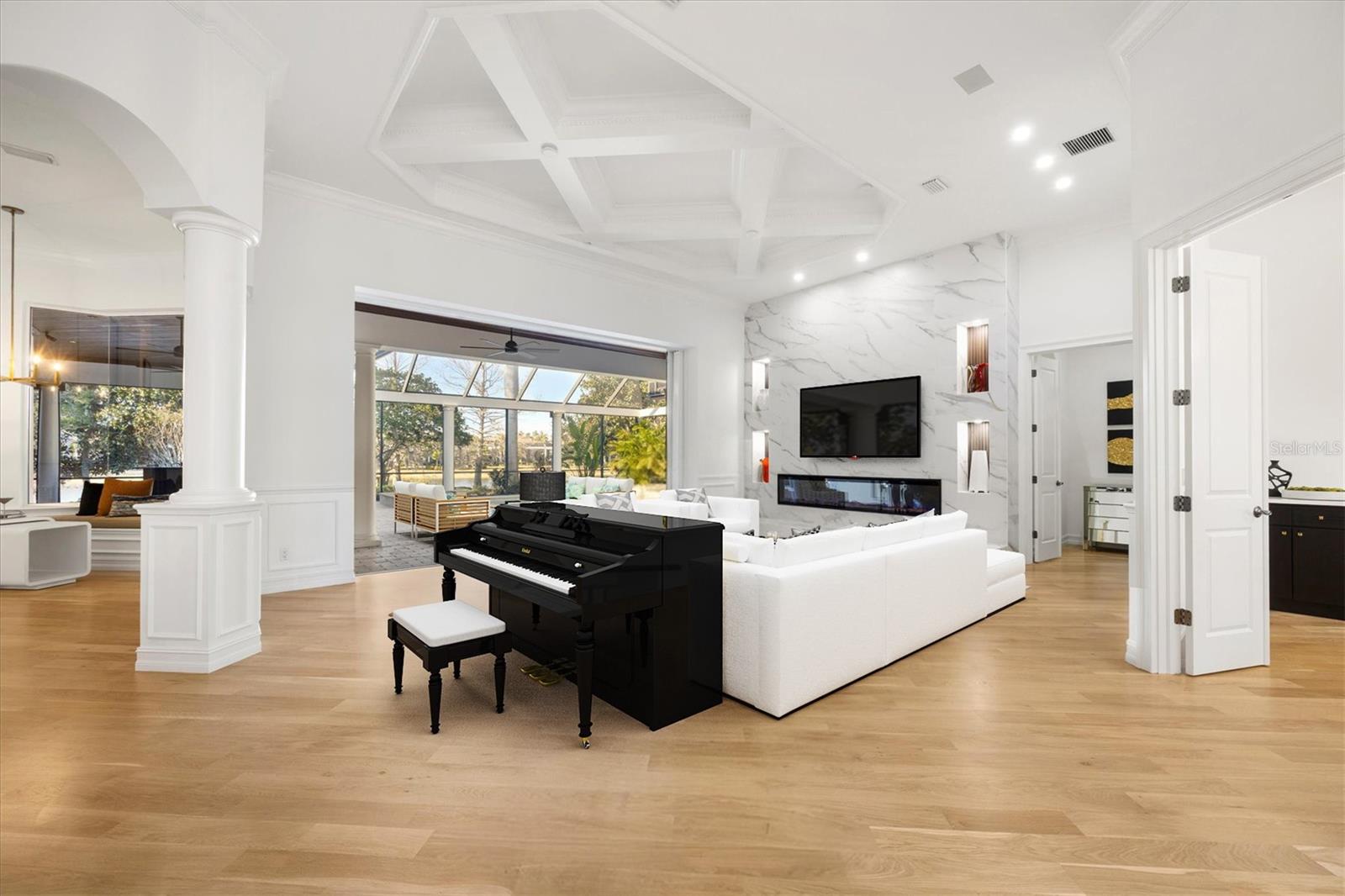 LAKE CLUB - Residential