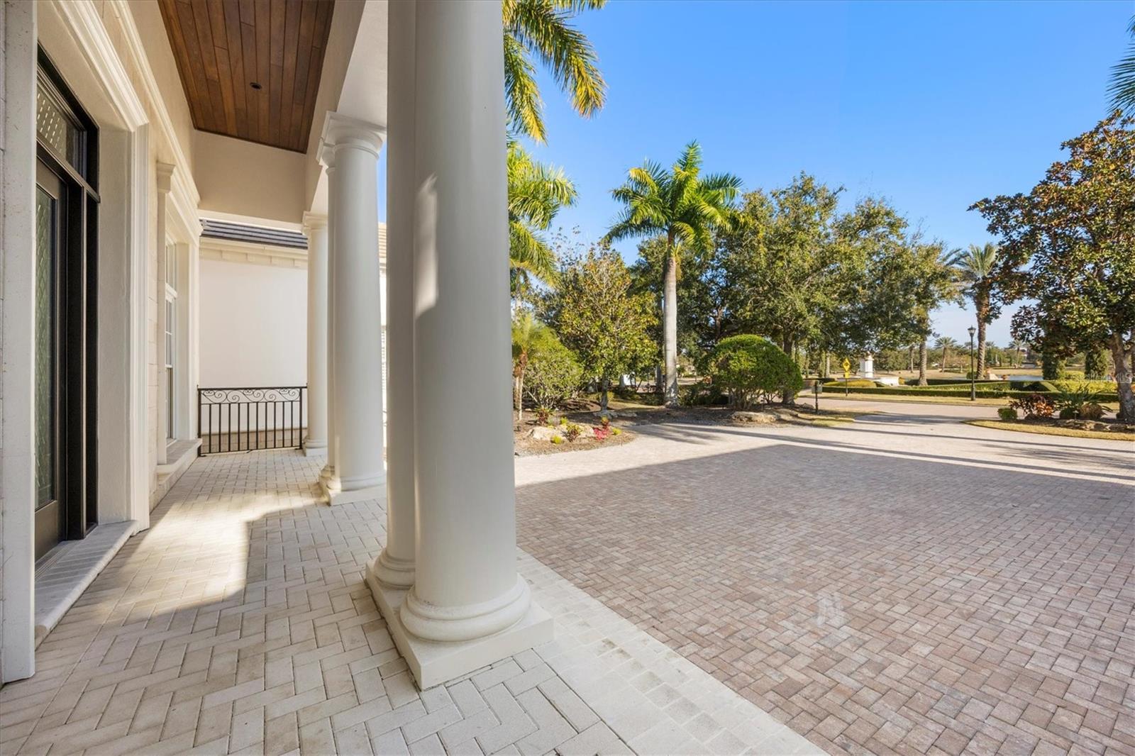 LAKE CLUB - Residential