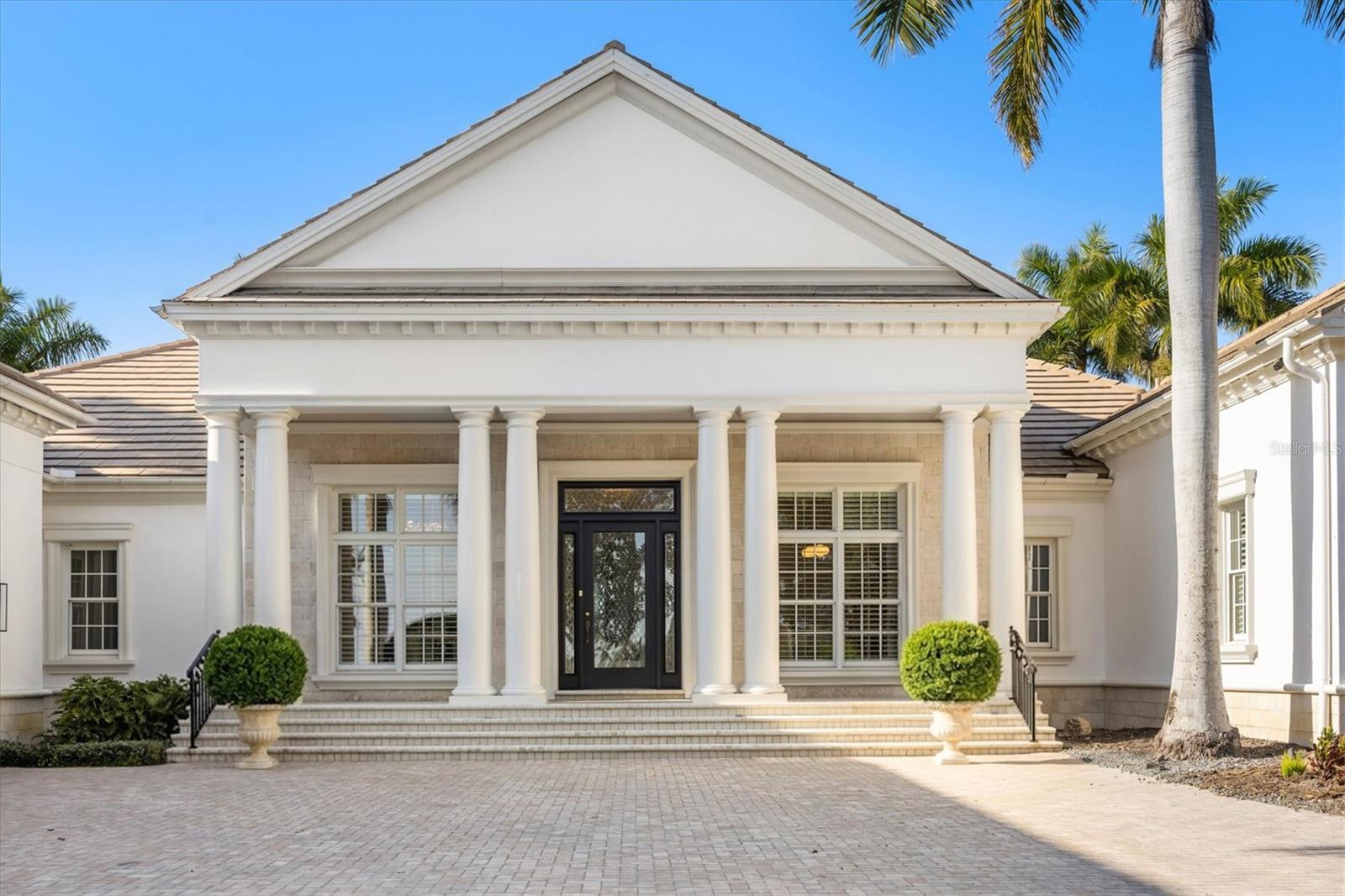 LAKE CLUB - Residential