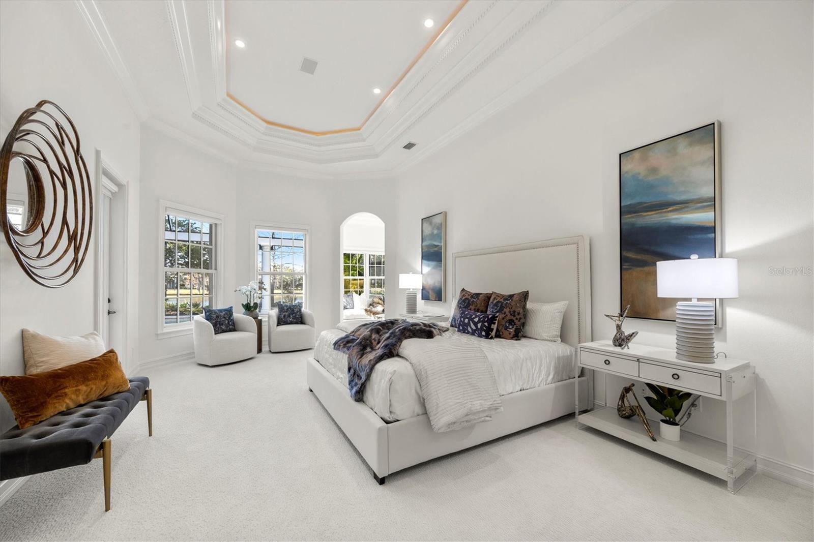 LAKE CLUB - Residential