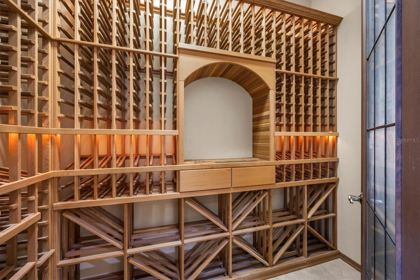 LAKE CLUB - Residential