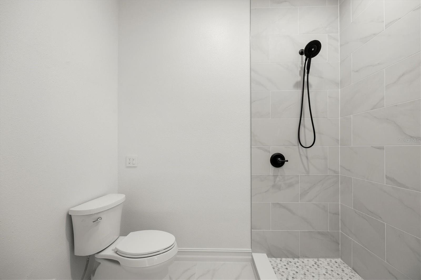 LAKE CLUB - Residential