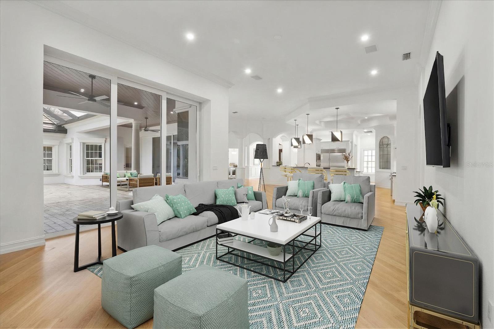 LAKE CLUB - Residential