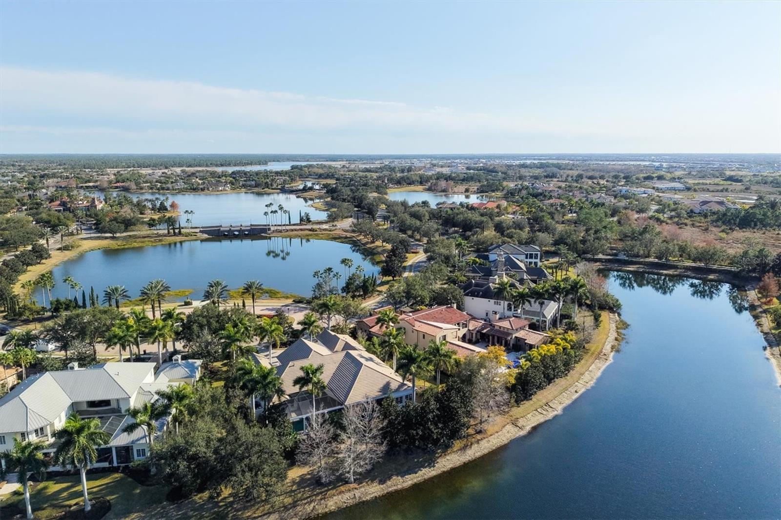 LAKE CLUB - Residential