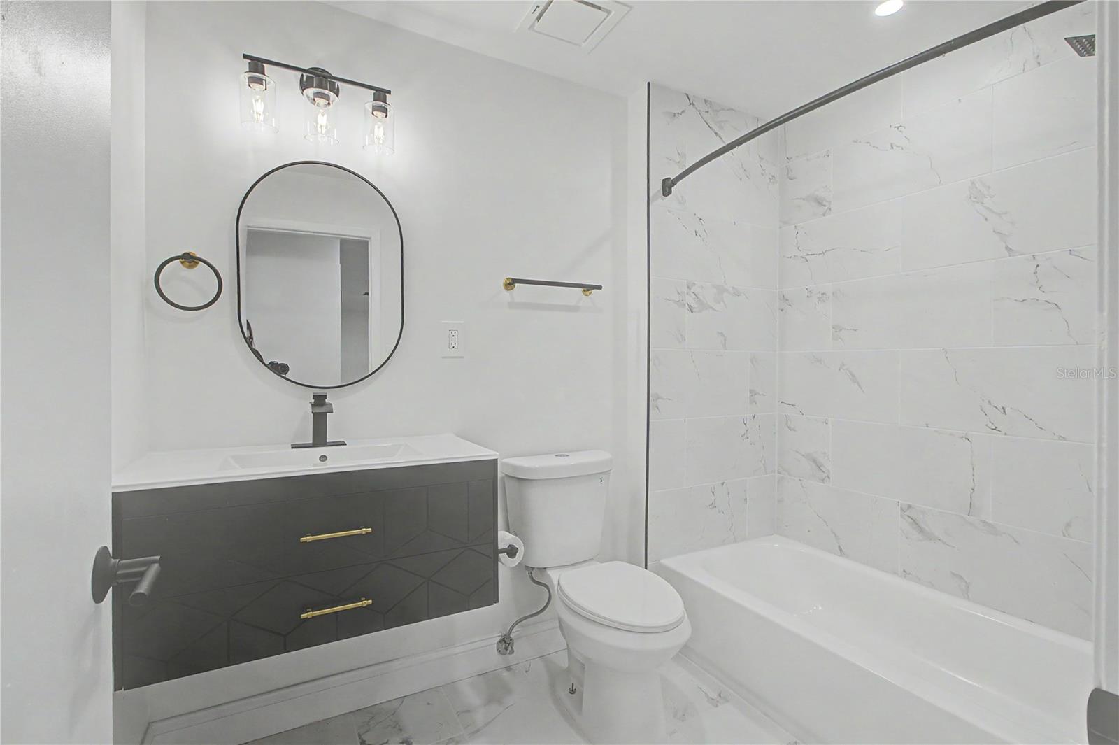 BEVERLY HILLS UNIT 06 - Residential