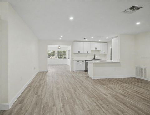 Tiny photo for 3 Kansas Street, Beverly Hills, FL 34465 (MLS # W7886157)