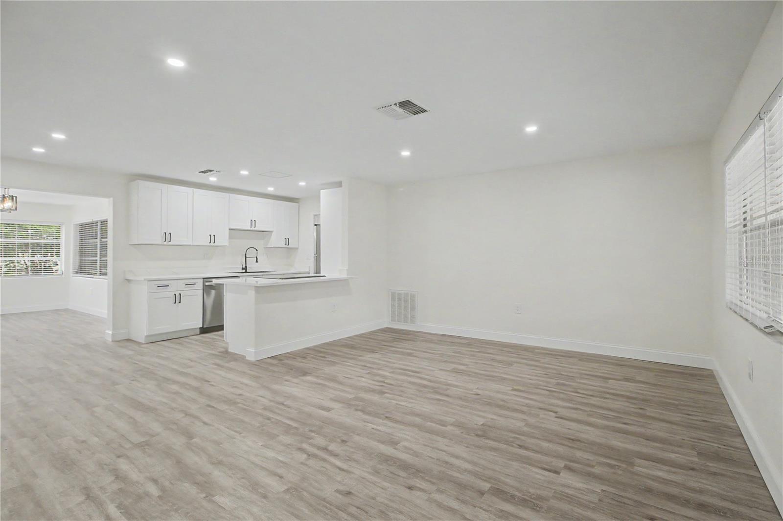 BEVERLY HILLS UNIT 06 - Residential