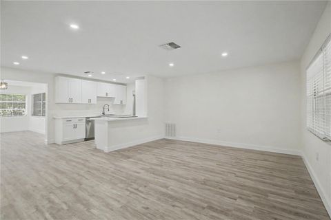 Tiny photo for 3 Kansas Street, Beverly Hills, FL 34465 (MLS # W7886157)