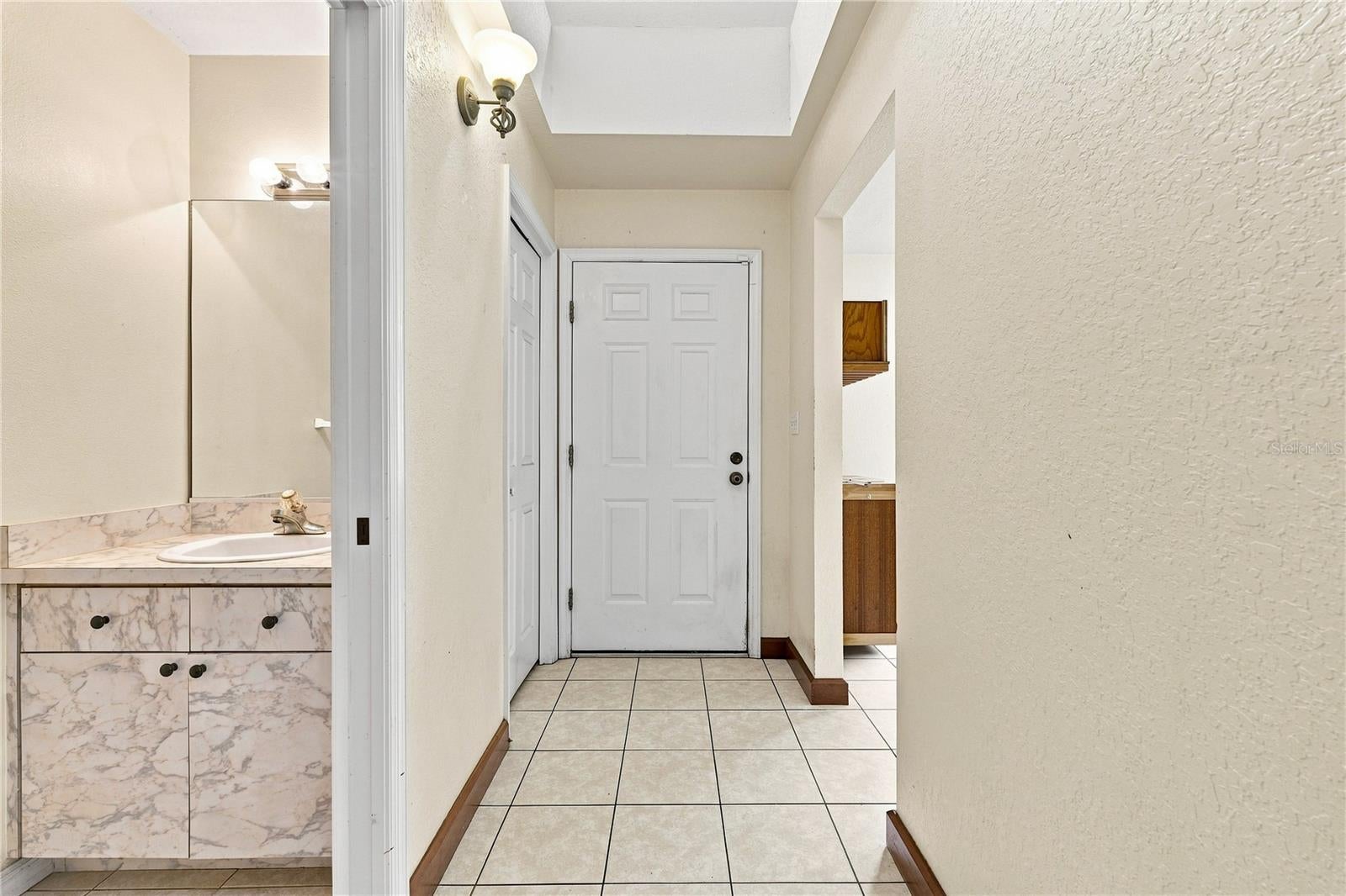 1220 ALEXANDER WAY