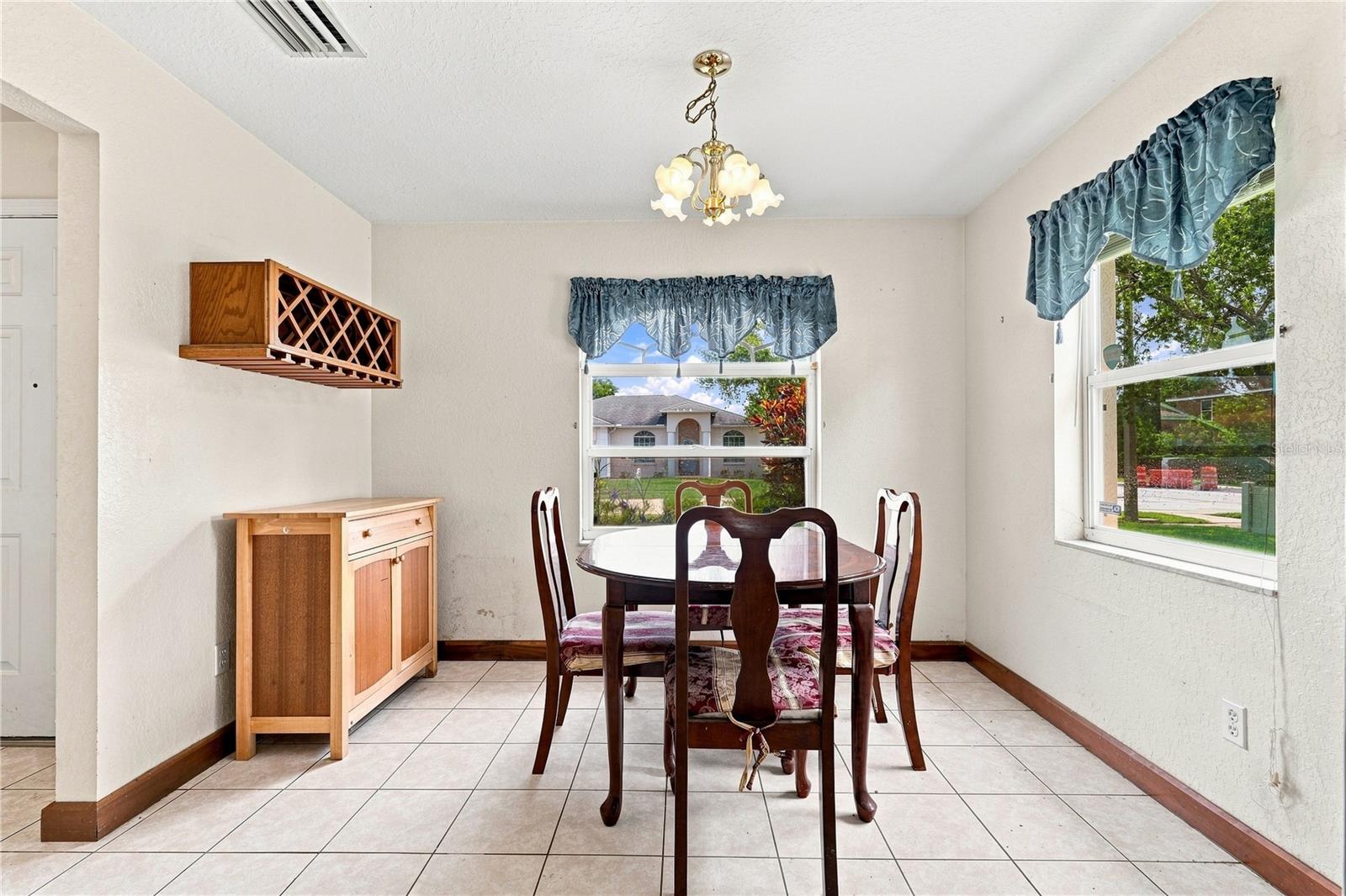1220 ALEXANDER WAY