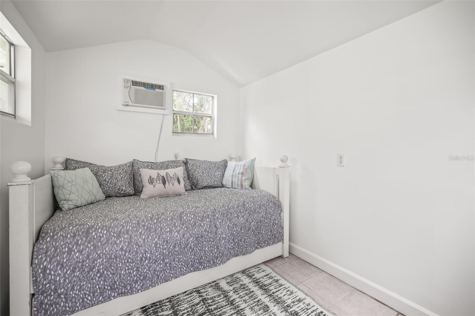 GROVE TERRACE - Residential