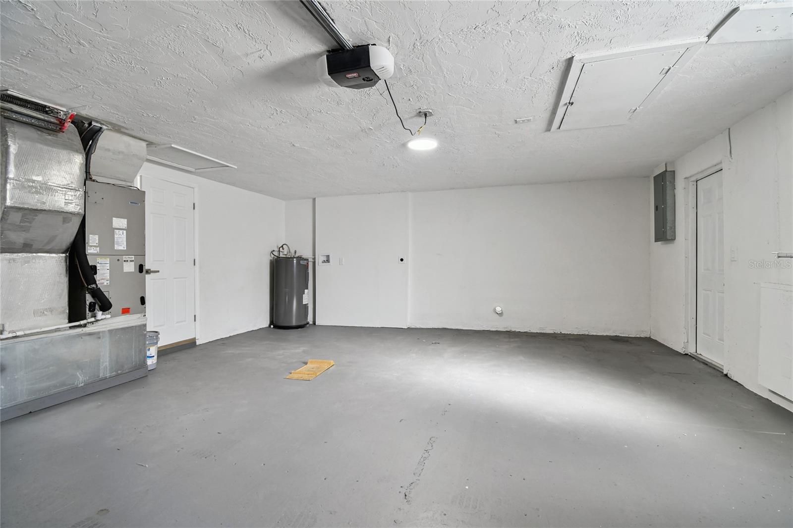 ALOHA GARDENS - Residential