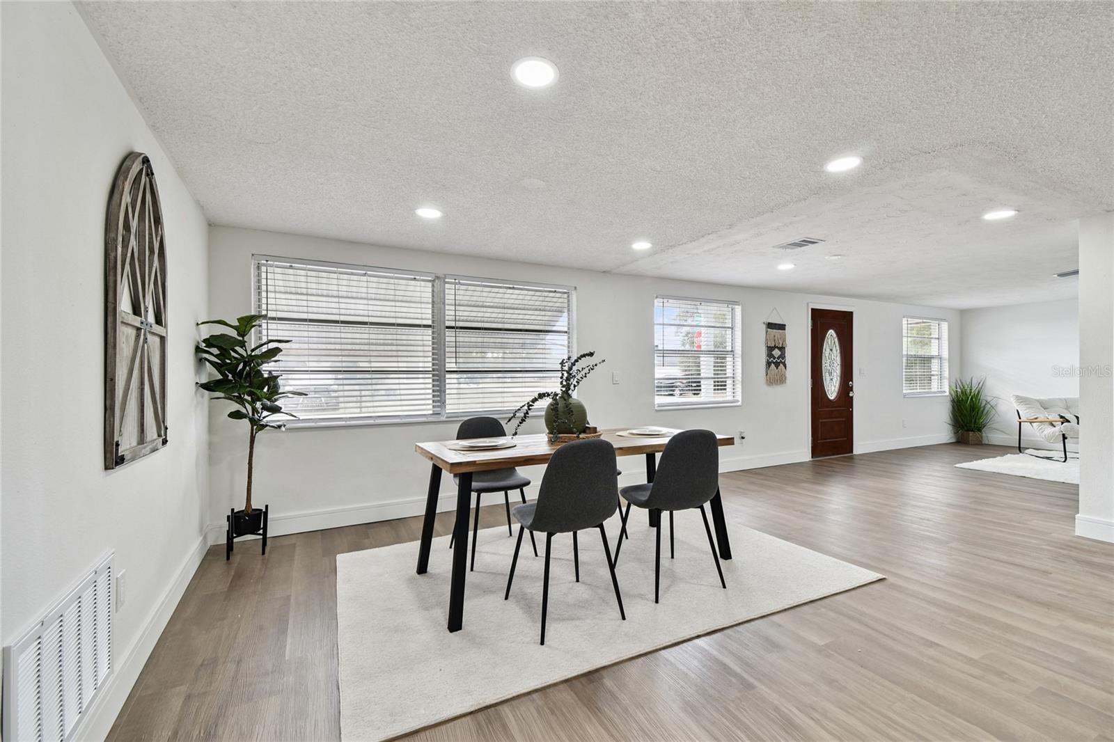 ALOHA GARDENS - Residential