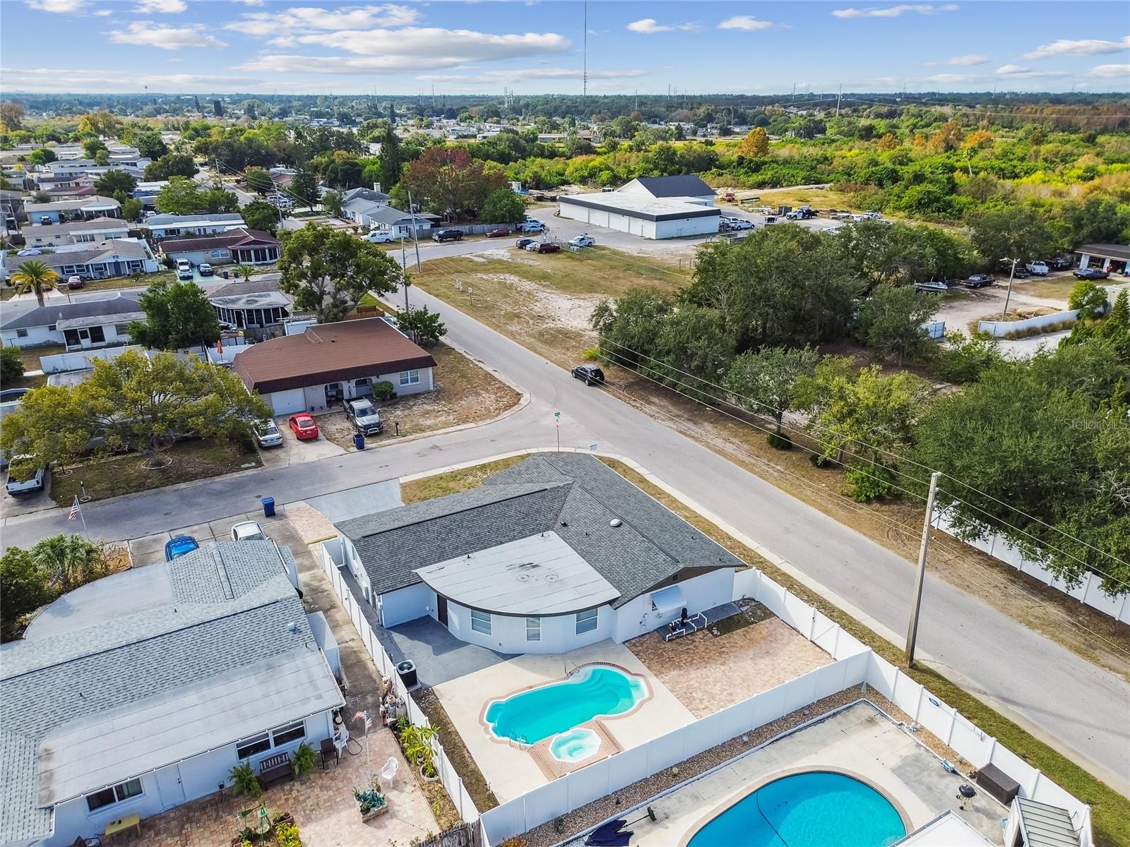 ALOHA GARDENS - Residential