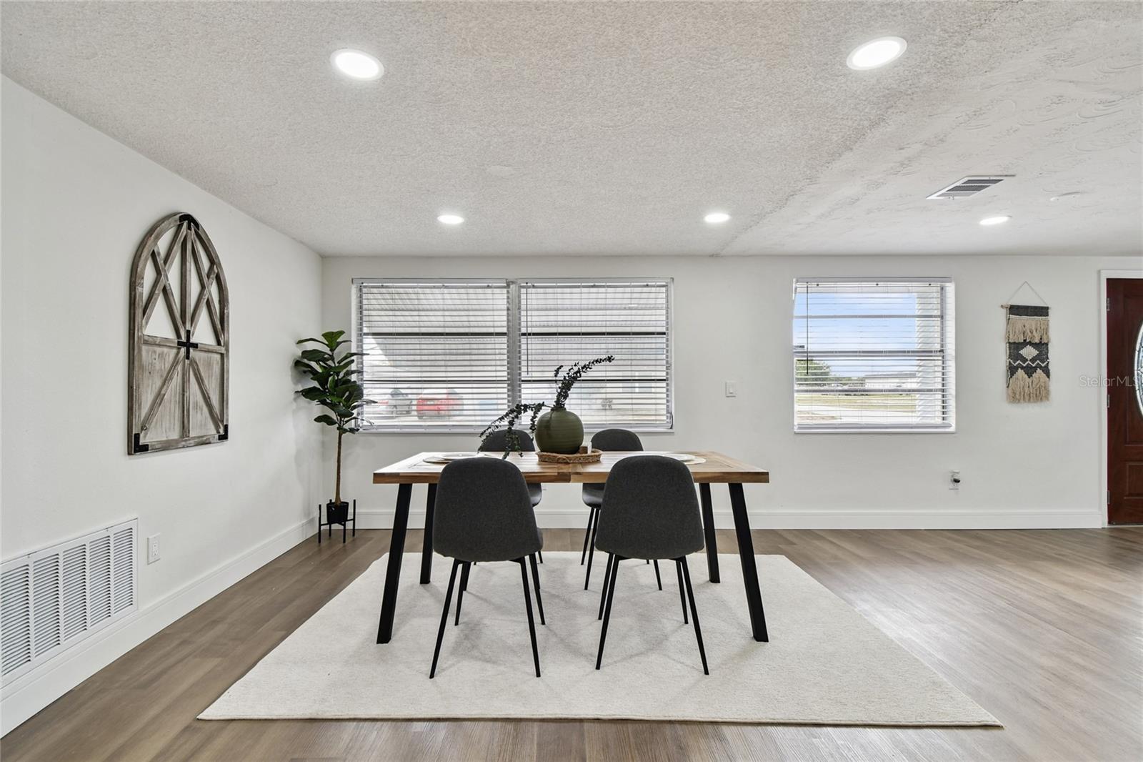 ALOHA GARDENS - Residential