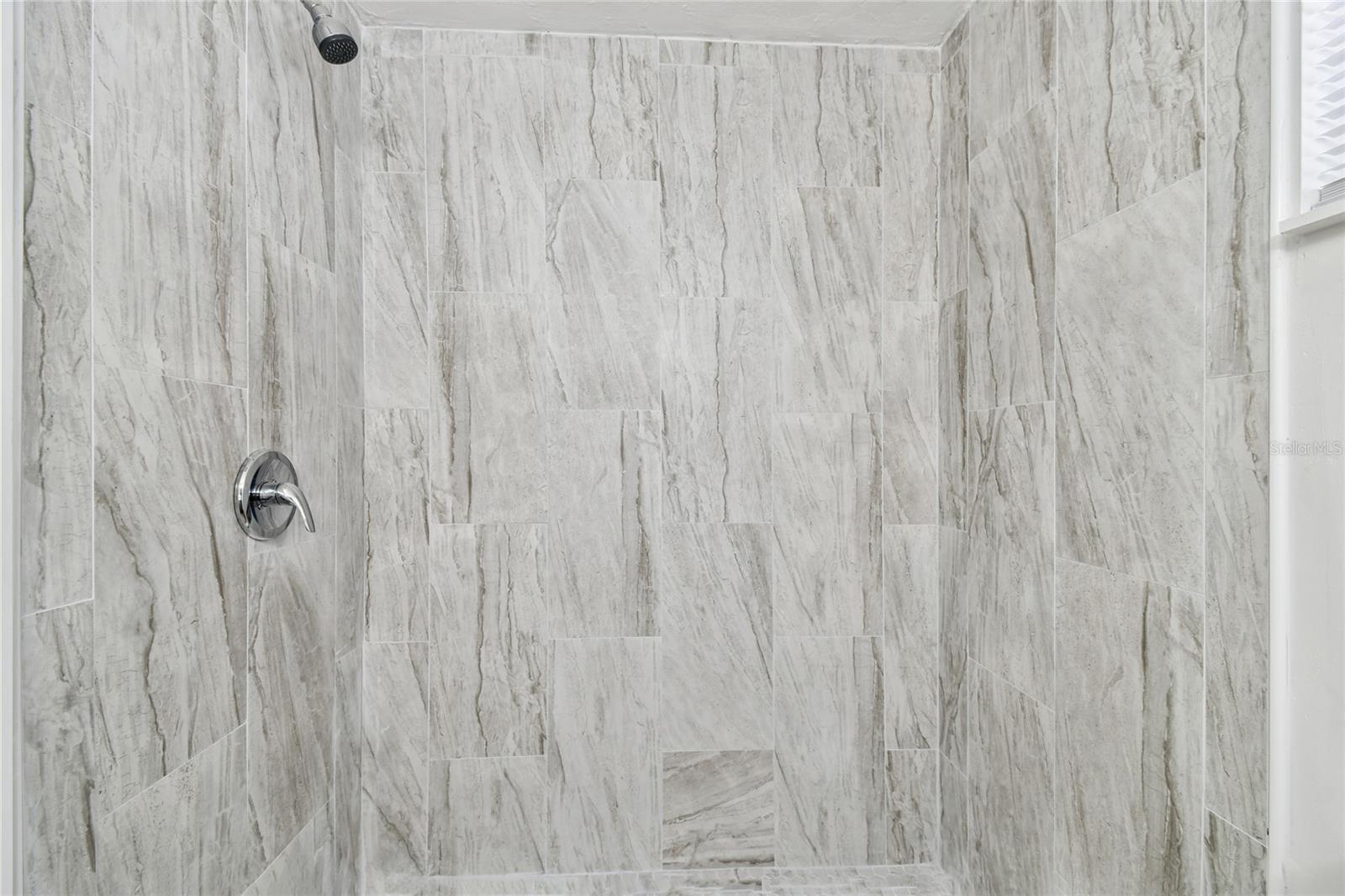 ALOHA GARDENS - Residential