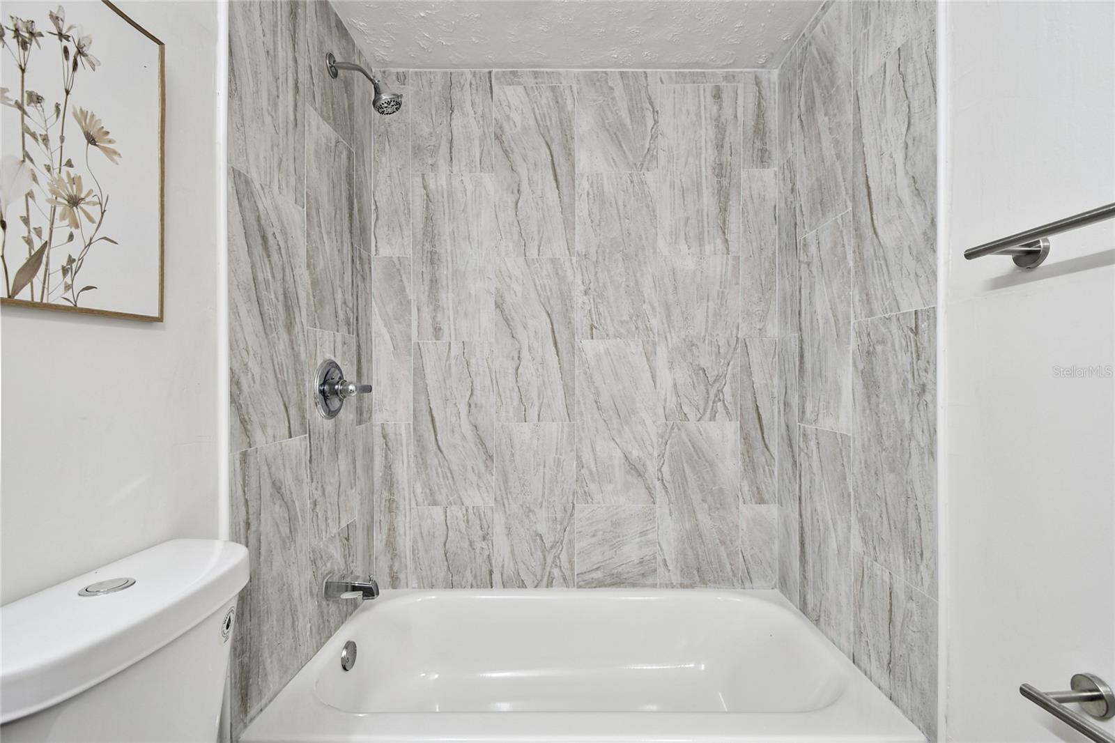 ALOHA GARDENS - Residential