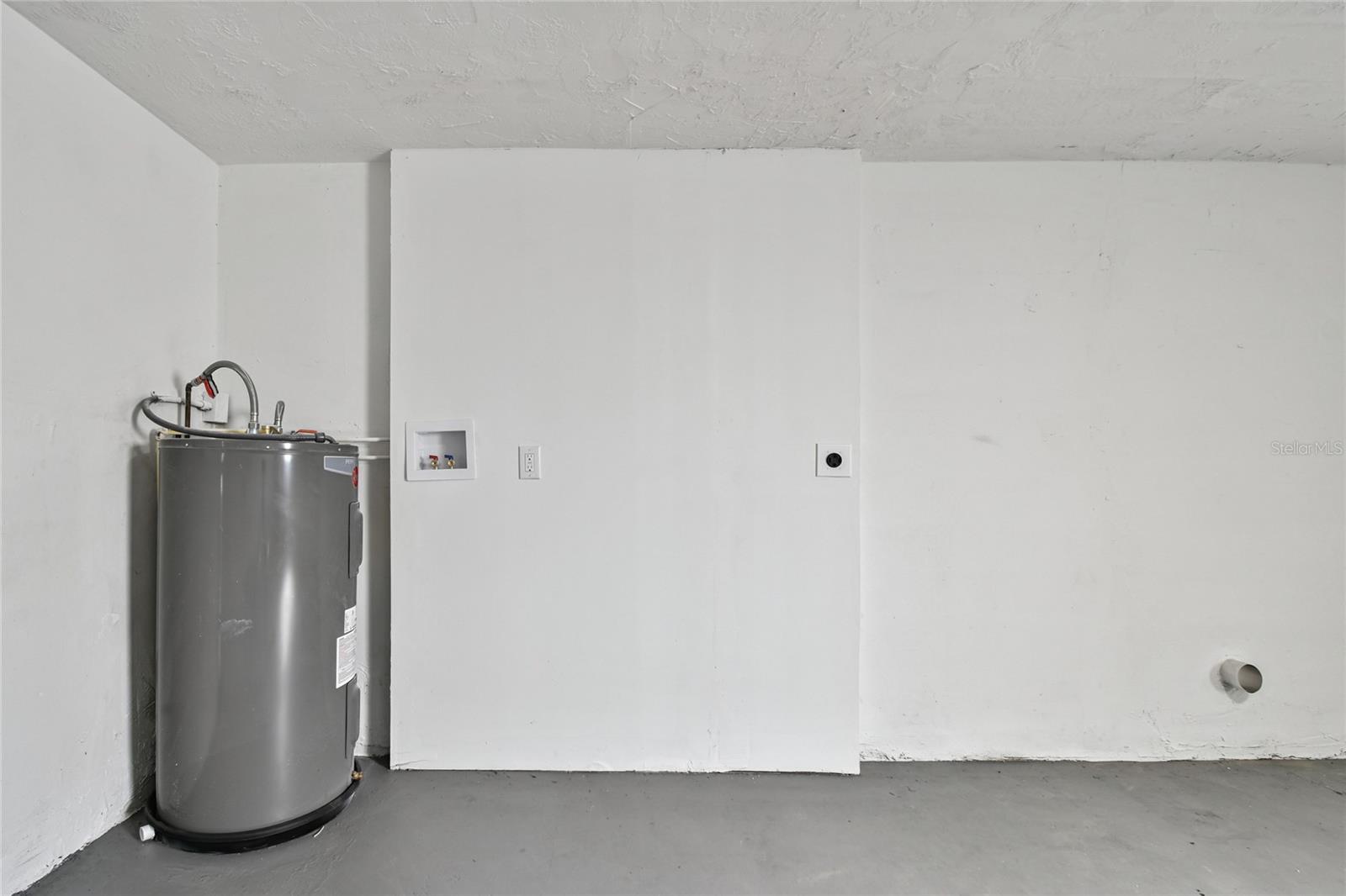 ALOHA GARDENS - Residential