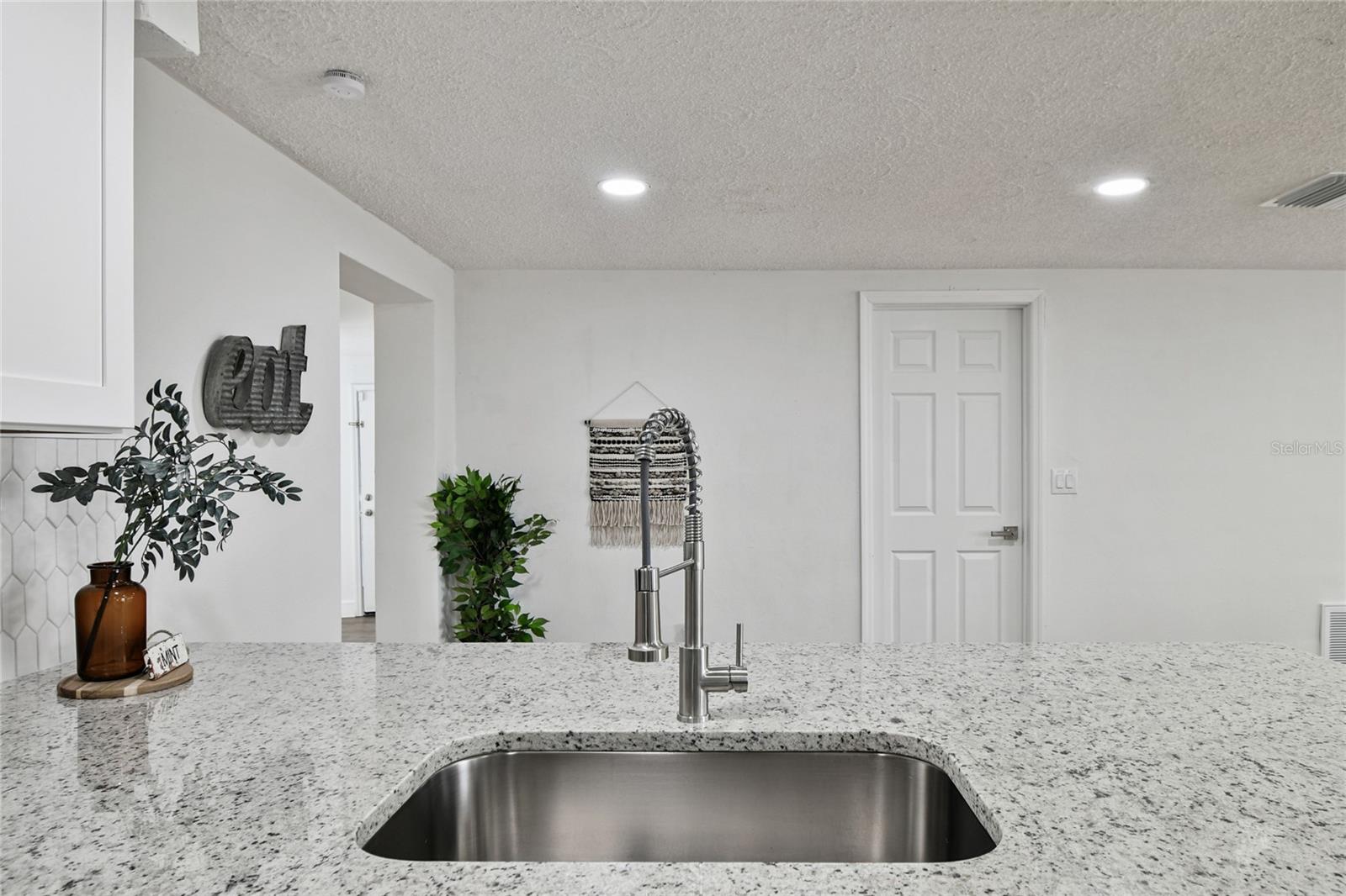 ALOHA GARDENS - Residential