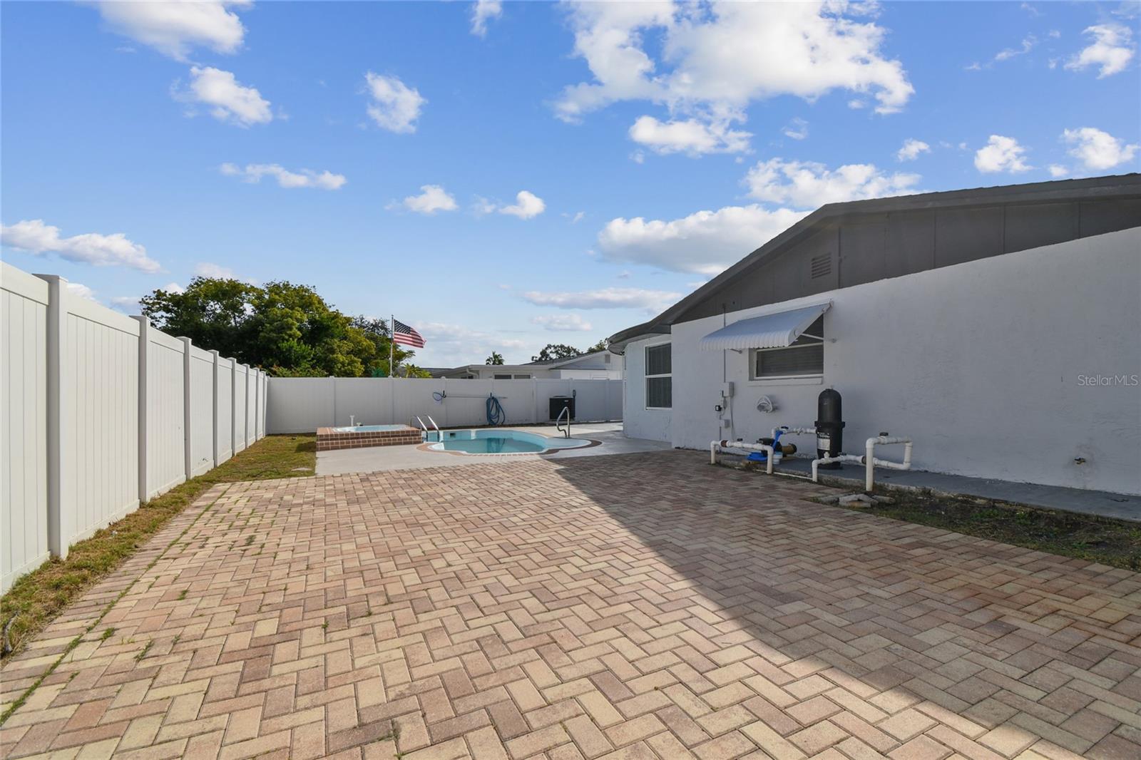 ALOHA GARDENS - Residential