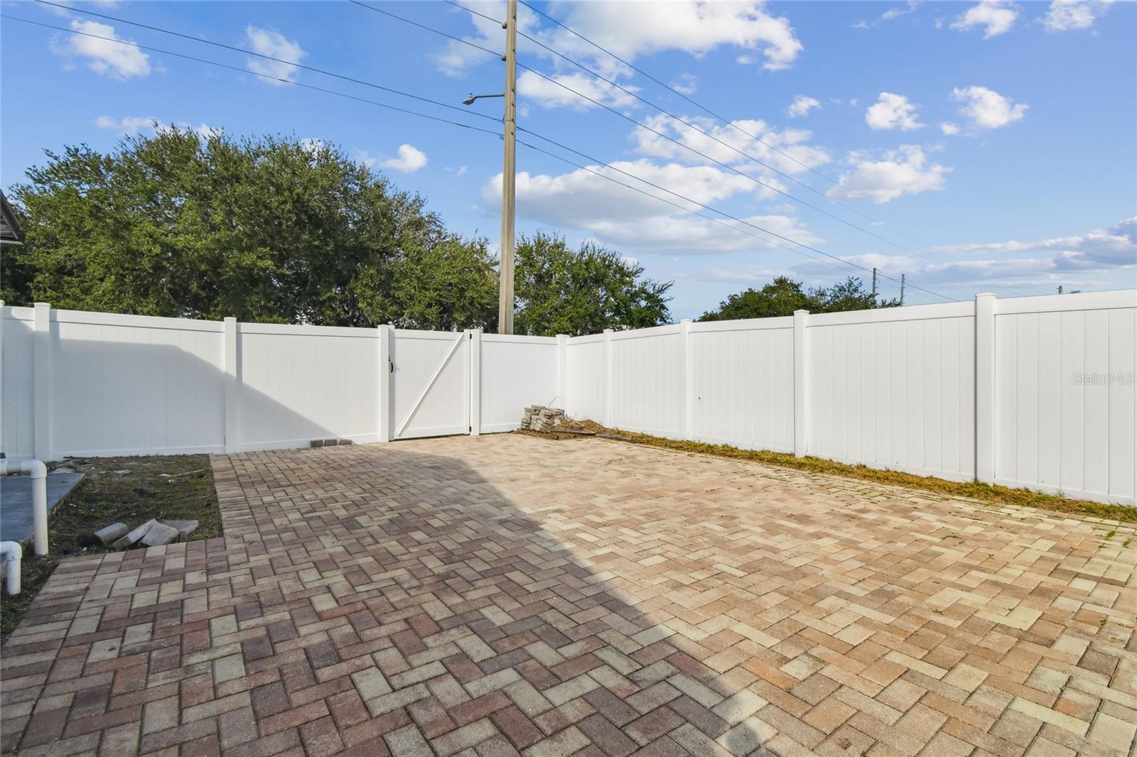 ALOHA GARDENS - Residential