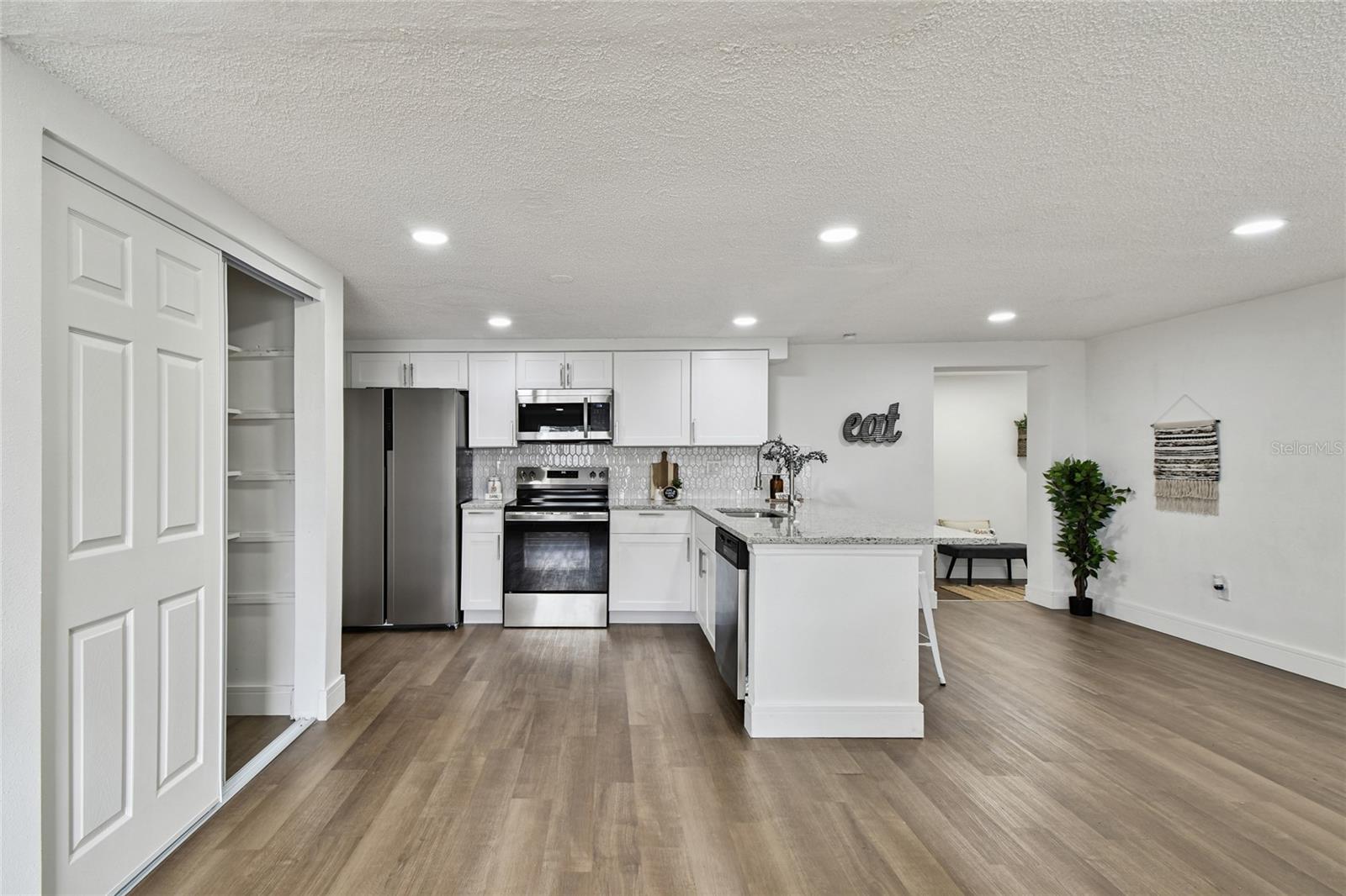 ALOHA GARDENS - Residential