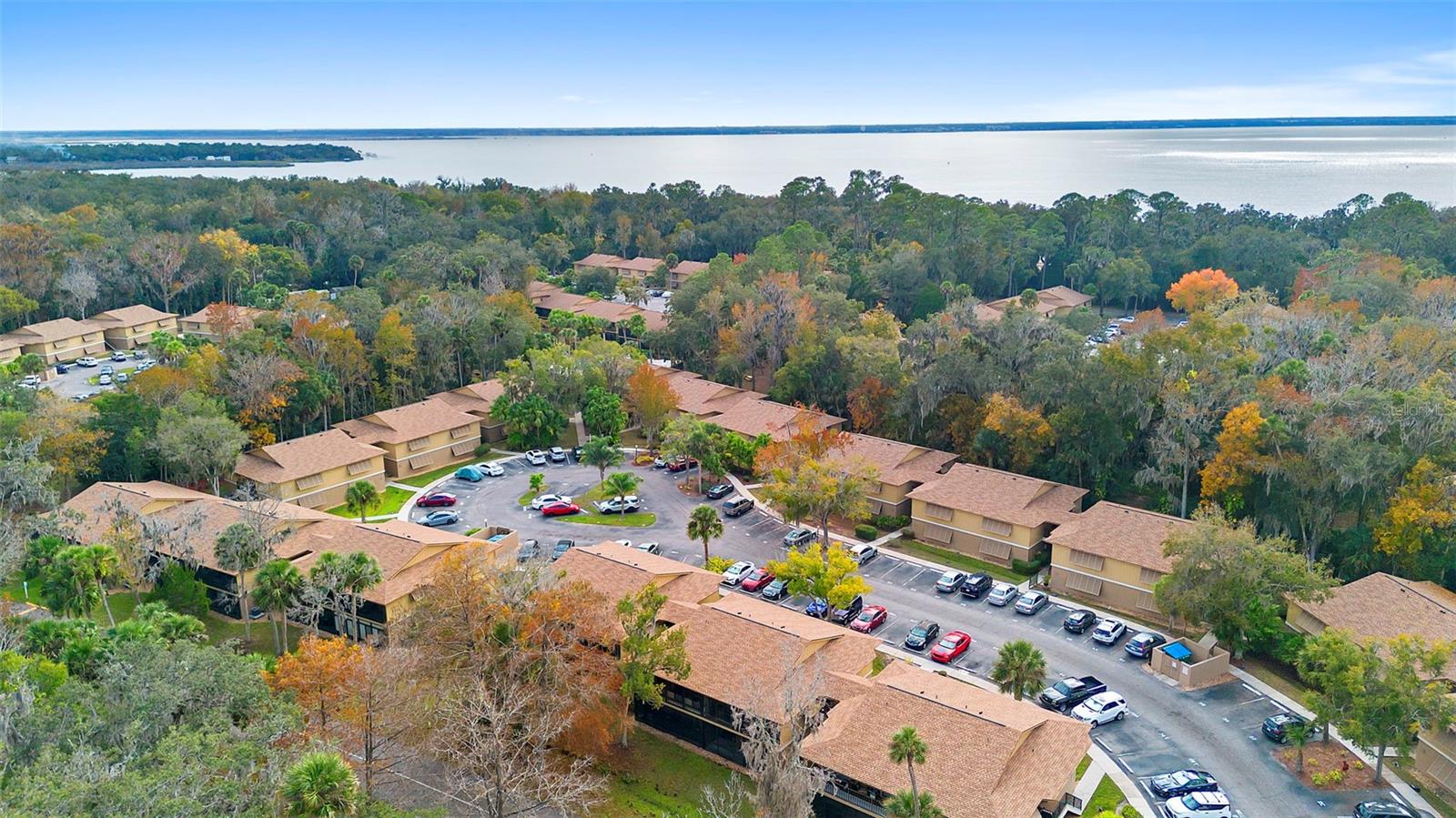 LAKESIDE CONDO APTS - Residential