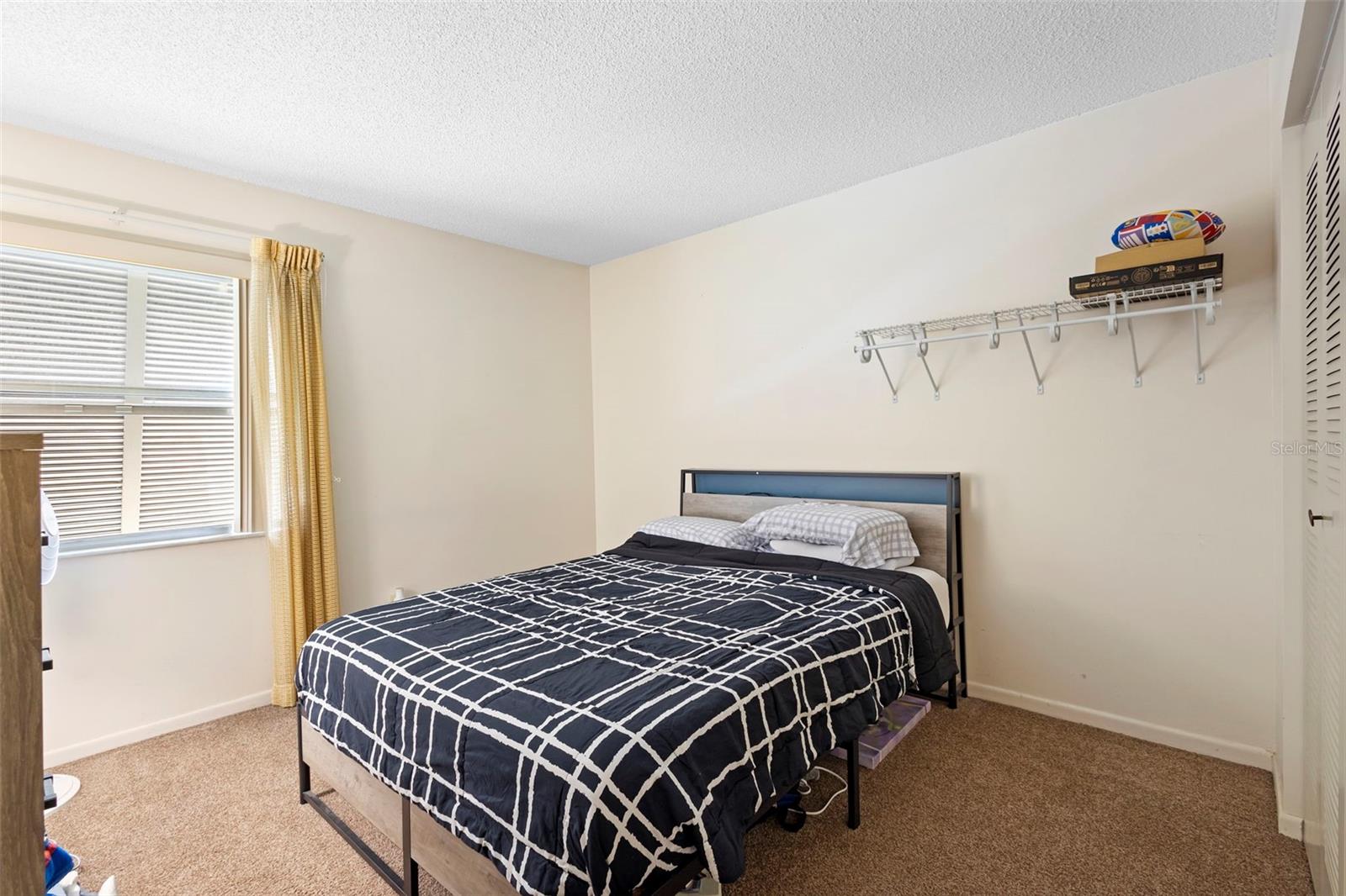 LAKESIDE CONDO APTS - Residential