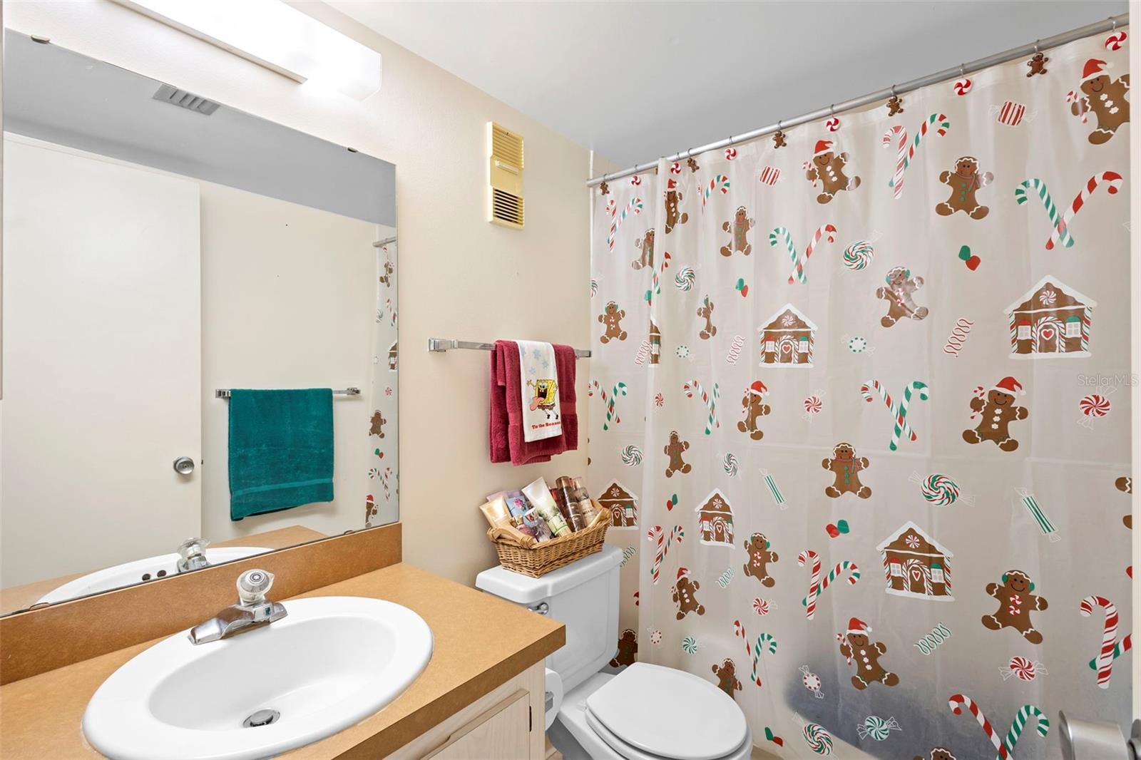 LAKESIDE CONDO APTS - Residential