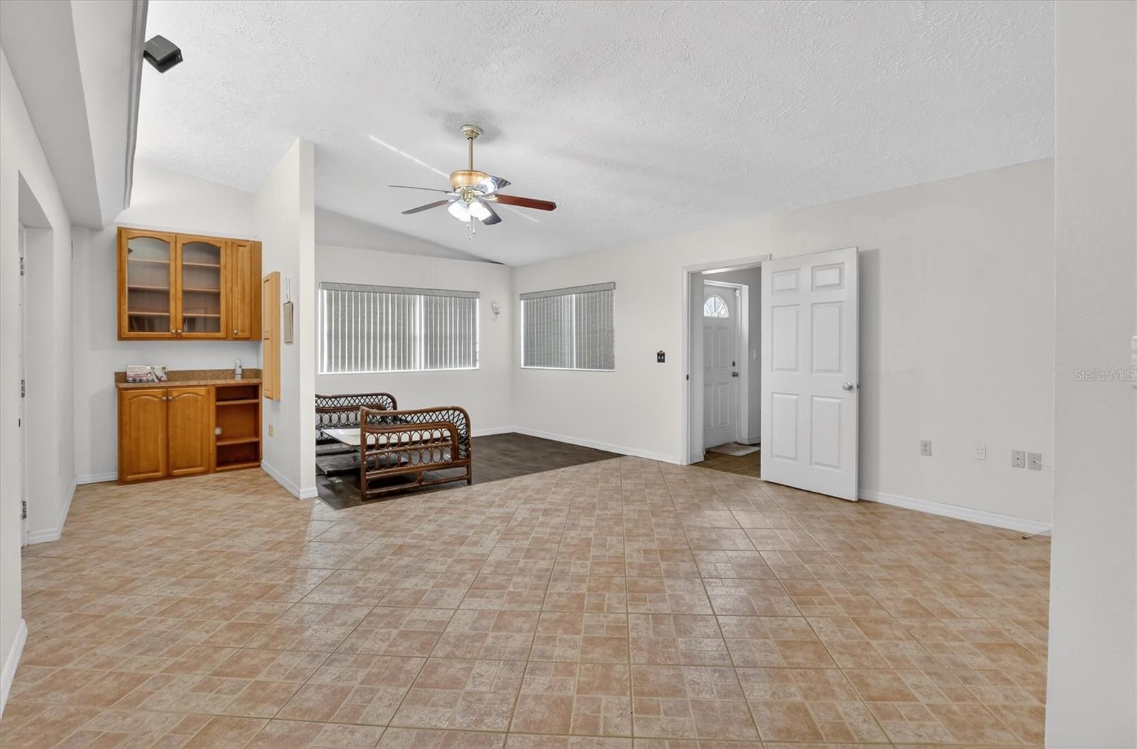 AVON PARK LAKES - Residential