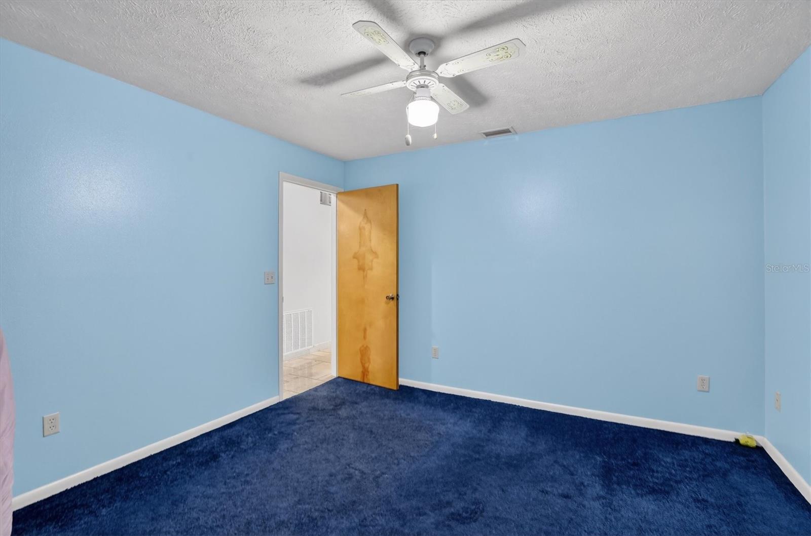 AVON PARK LAKES - Residential