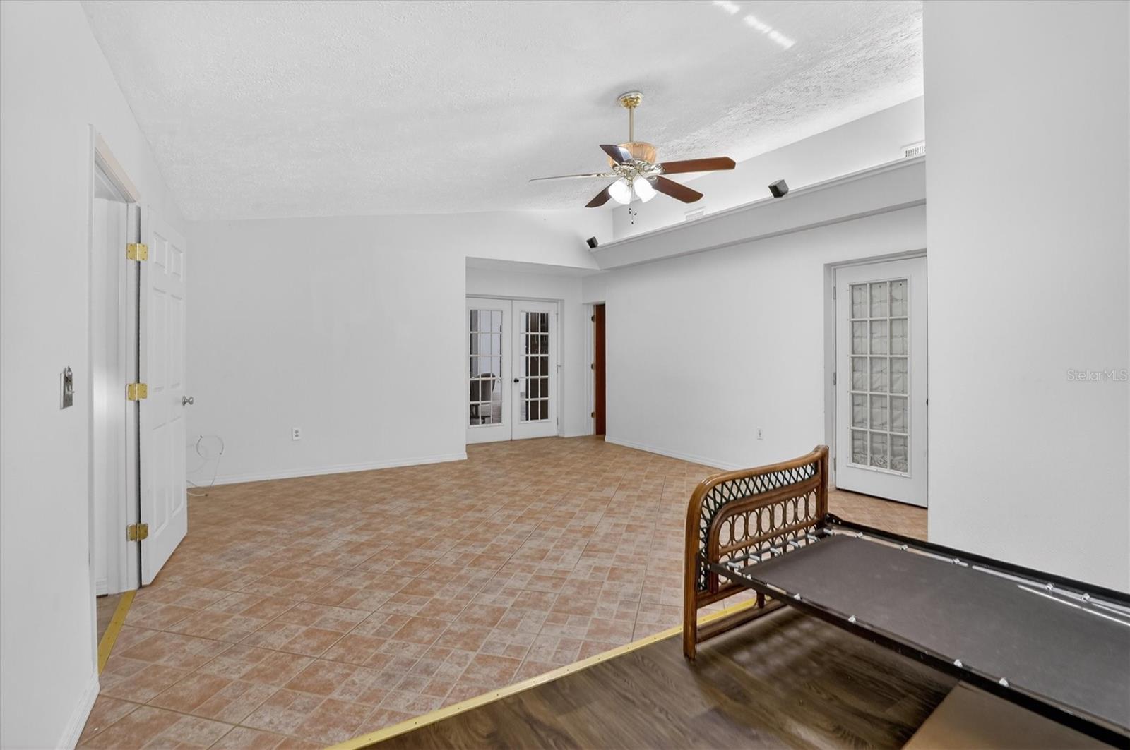 AVON PARK LAKES - Residential