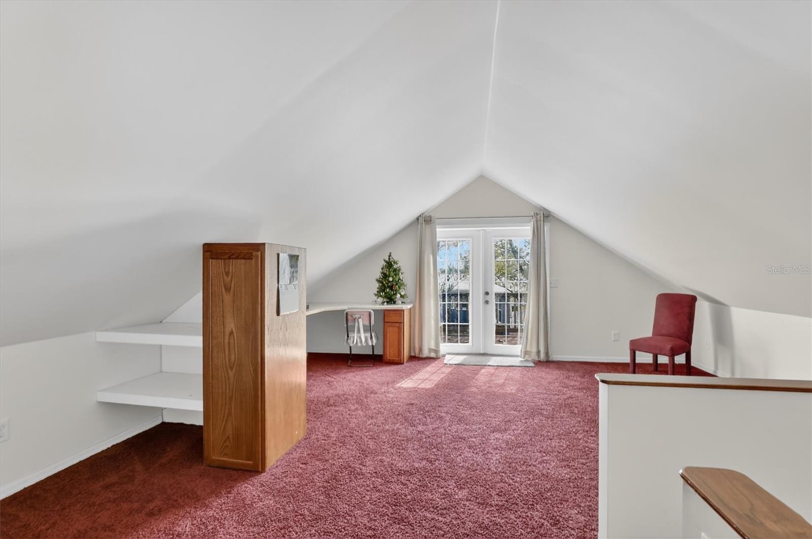 AVON PARK LAKES - Residential