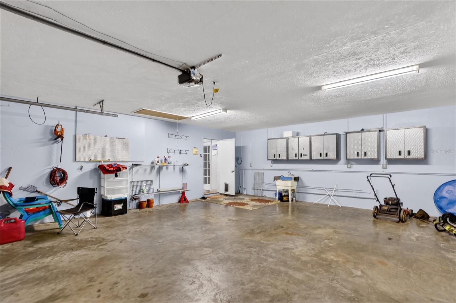 AVON PARK LAKES - Residential