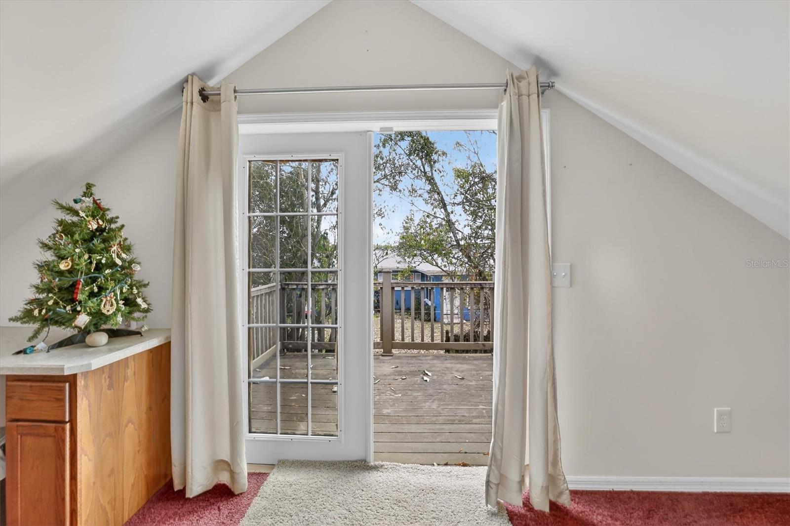 AVON PARK LAKES - Residential