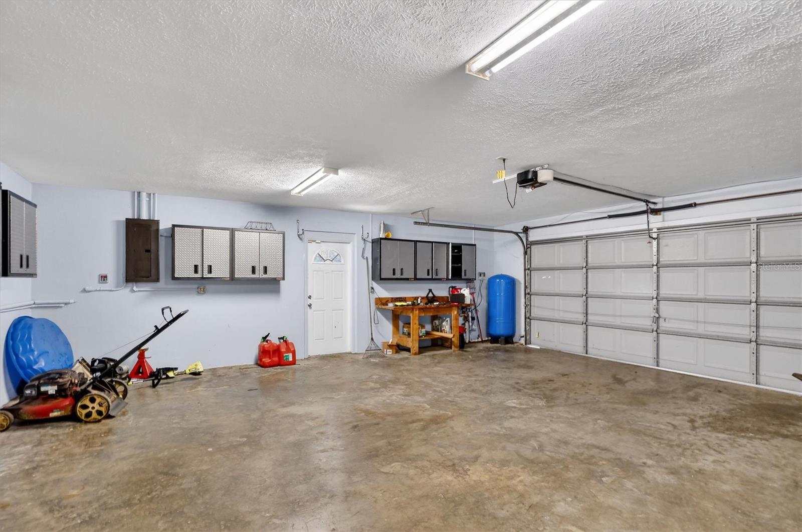 AVON PARK LAKES - Residential