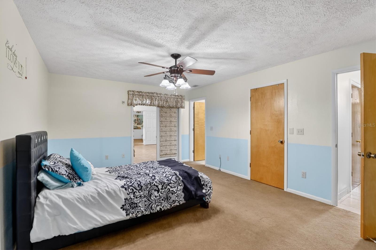 AVON PARK LAKES - Residential