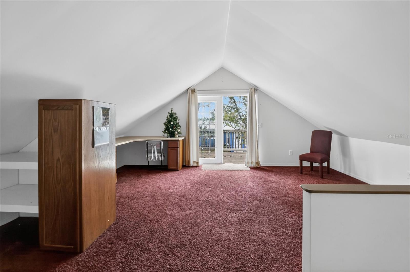 AVON PARK LAKES - Residential