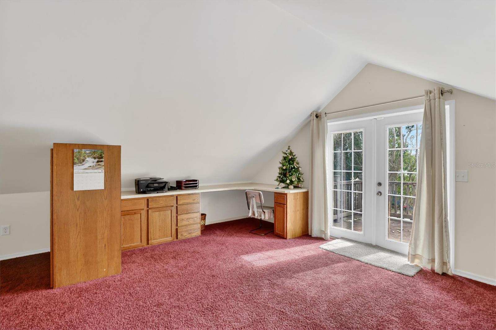 AVON PARK LAKES - Residential