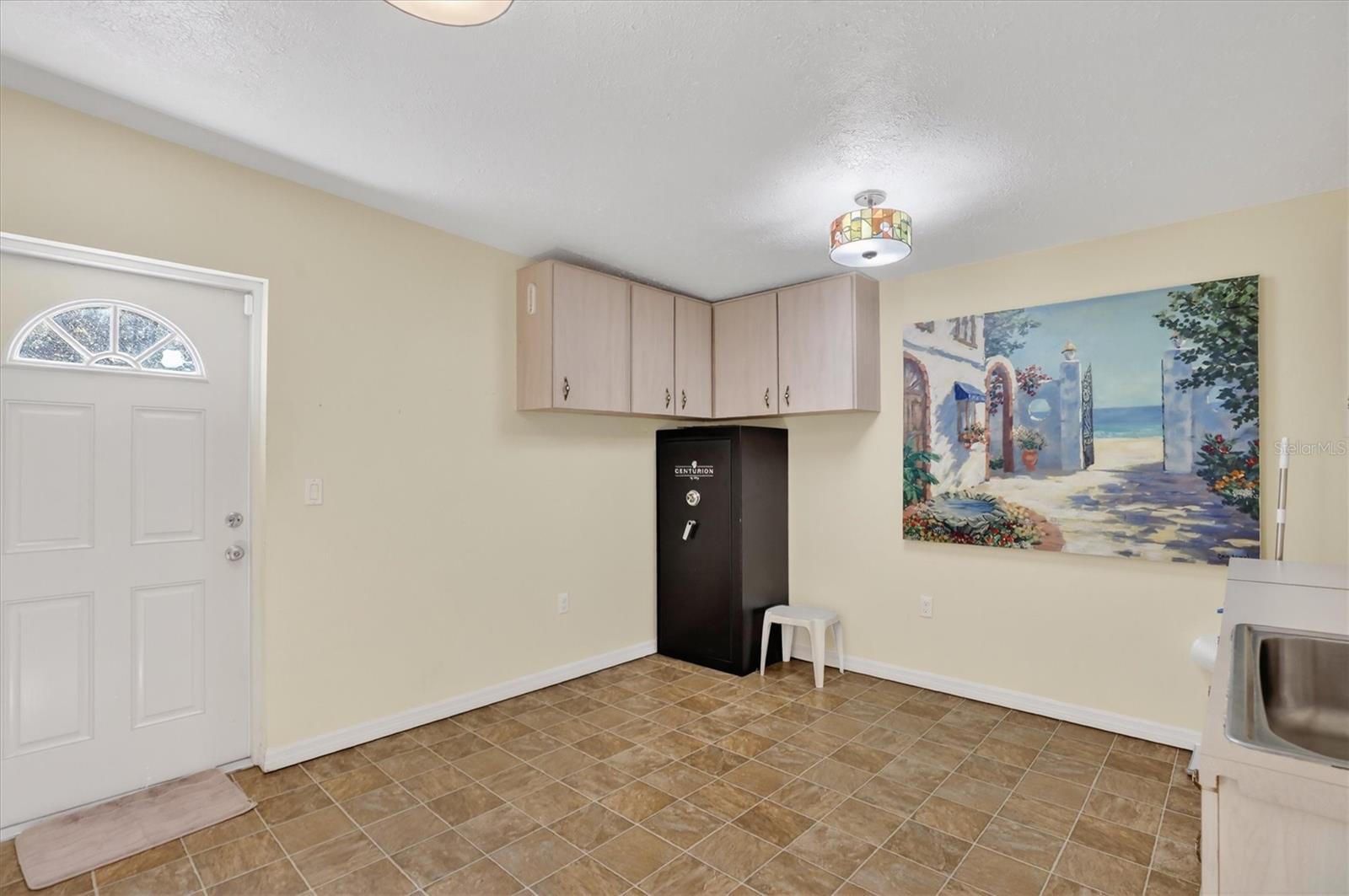 AVON PARK LAKES - Residential