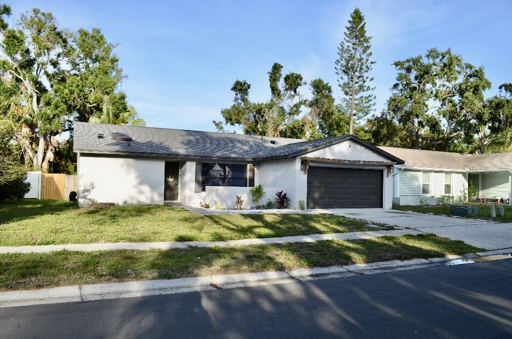 34 HARBOR OAKS CIRCLE