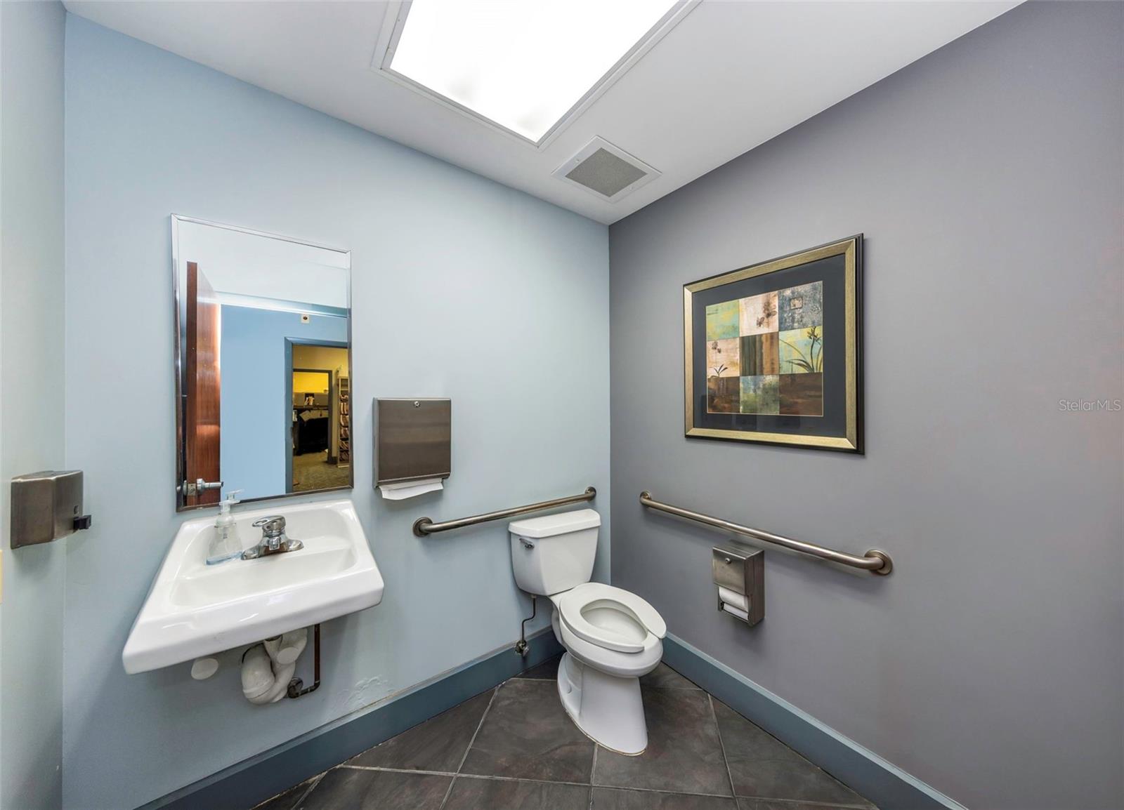 DREW PROFESSIONAL PARK - Commercial Sale