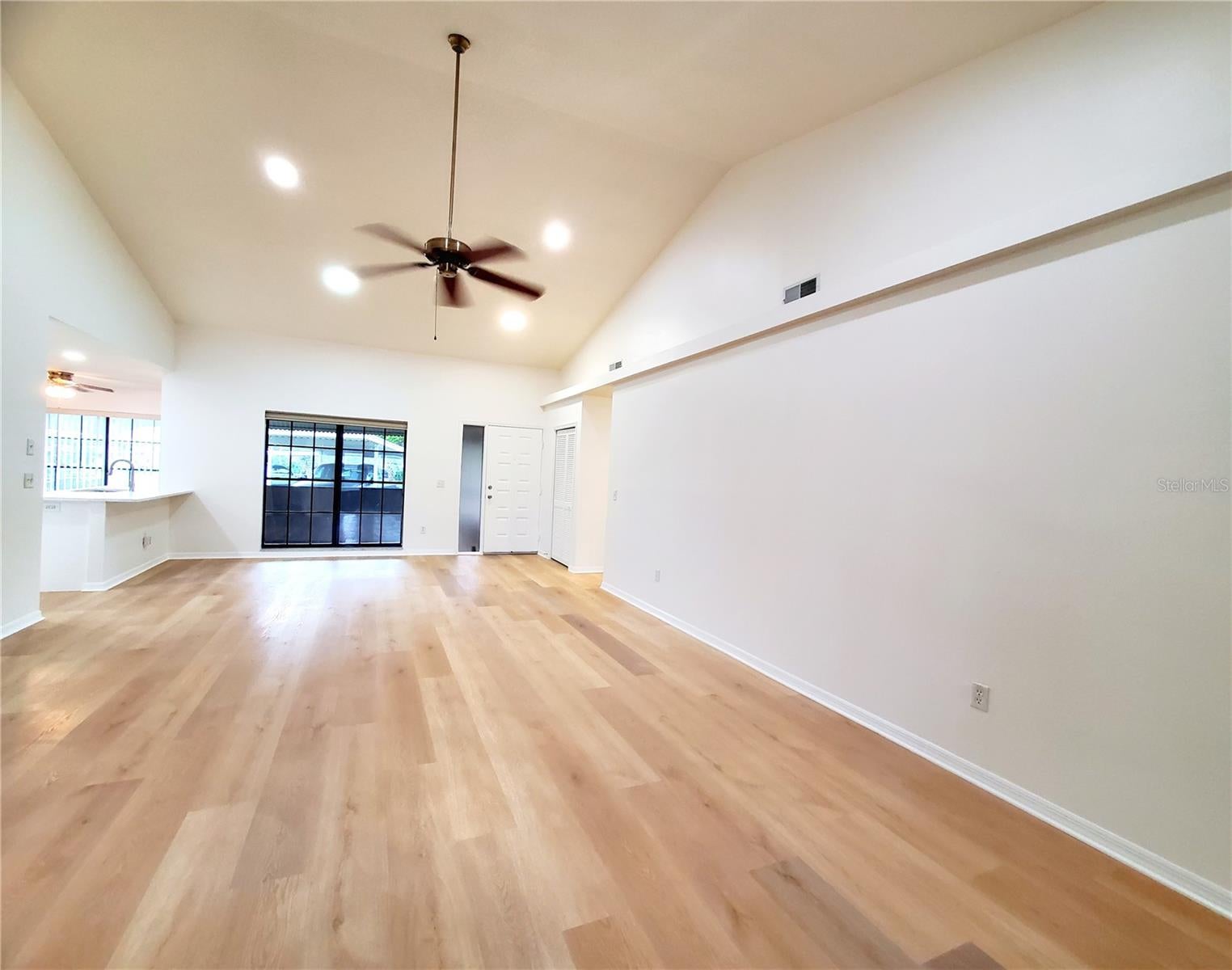 2053 VILLA TERRACE